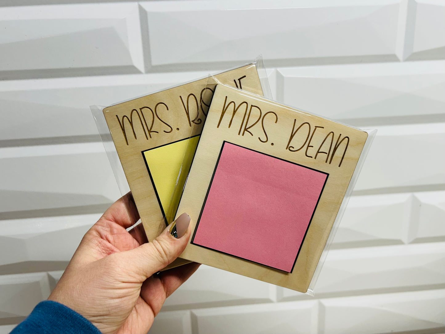 Sticky note holder