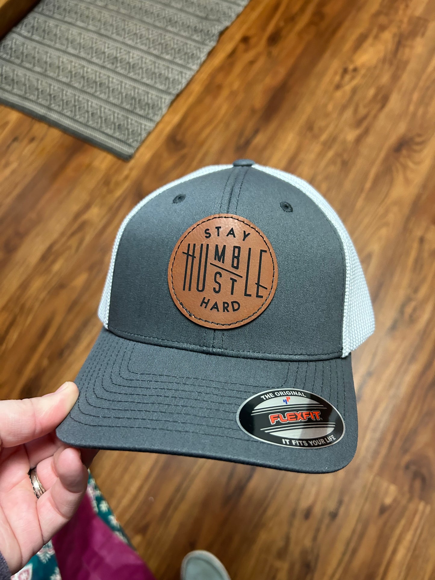 Grey/white fitted hat with stay humble patch