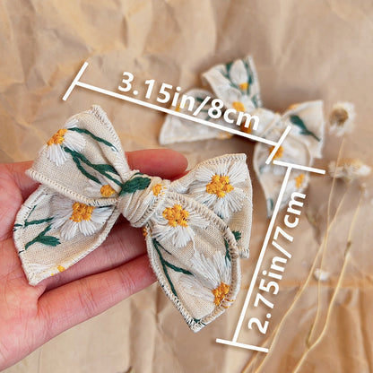 *RTS Embroidered Daisy Piggie Bows*